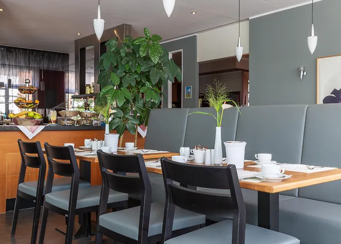 Plaza Premium 4* Colónia