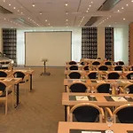Plaza Premium Szálloda