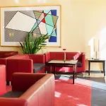 Plaza Premium Отель 4*
