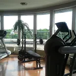 Plaza Premium 4* Кёльн