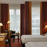 Plaza Premium Отель 4*