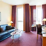 Plaza Premium 4* Кёльн