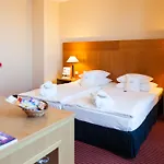 Plaza Premium Szálloda Köln