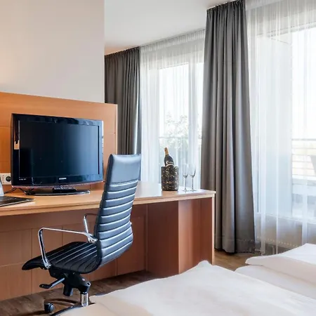 فندق Plaza Premium 4*