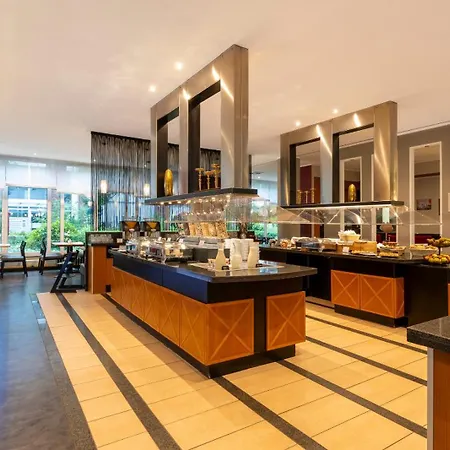 ホテル Plaza Premium 4*