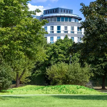 ホテル Plaza Premium 4*