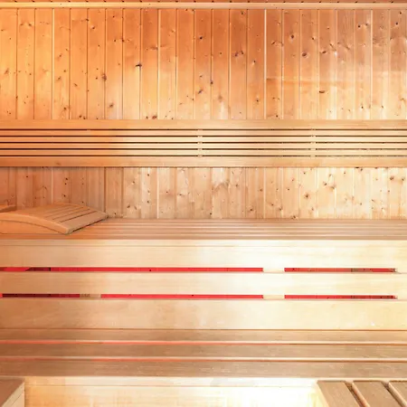 Plaza Premium ホテル 4*