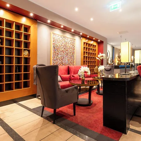 Plaza Premium فندق كولونيا
