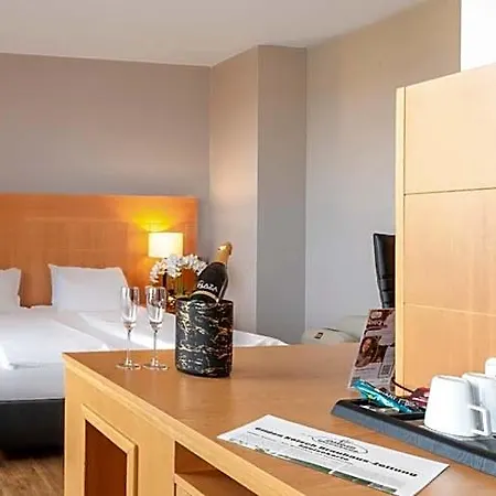 Plaza Premium Hotell