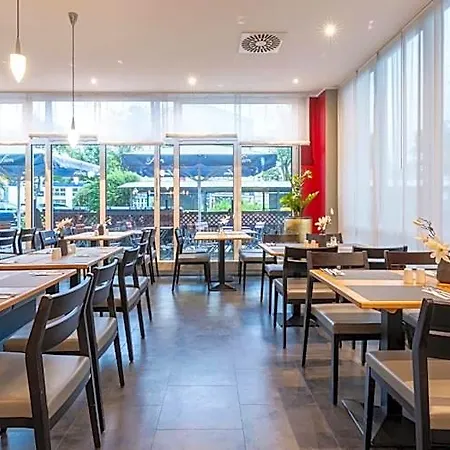 Plaza Premium Hotel Colonia