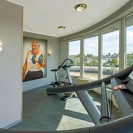 Hotel Plaza Premium 4*