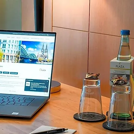 Plaza Premium 4* Colonia