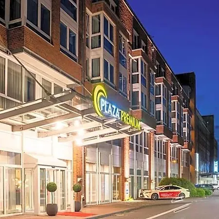 Plaza Premium Hotel 4*