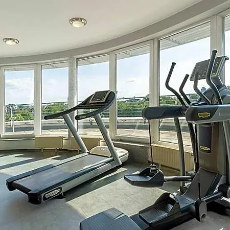 Plaza Premium 4* Colonia