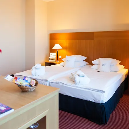 Plaza Premium Hotell Köln