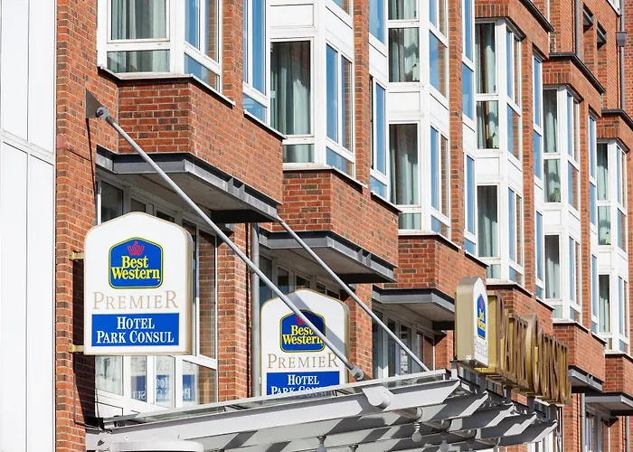 Plaza Premium Hotel 4*