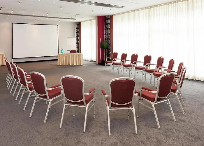 Hotel Plaza Premium 4*