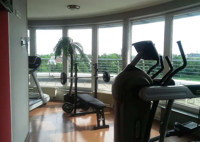 Plaza Premium 4* Cologne