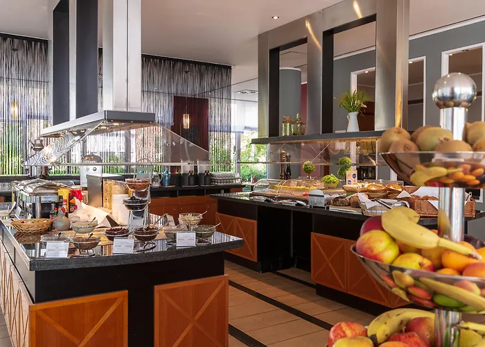 فندق Plaza Premium 4*