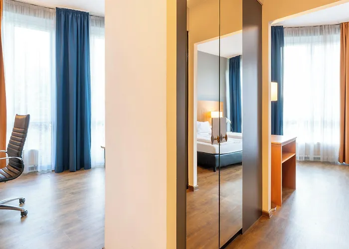 فندق Plaza Premium 4*