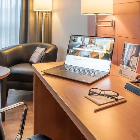 Plaza Premium Otel 4*