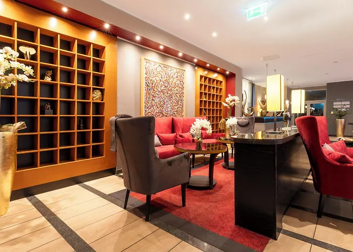 Plaza Premium Otel Köln