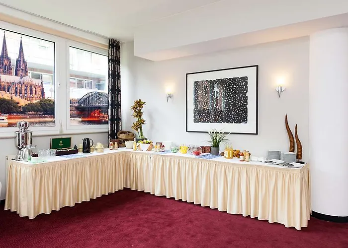 Plaza Premium Otel 4*